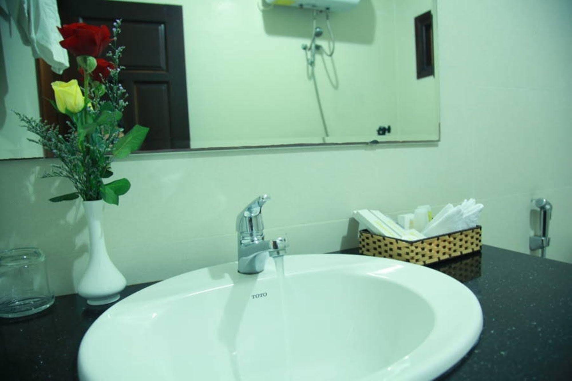 Oc Tien Sa Hotel Đà Nẵng Exterior foto